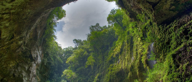son-doong-cave-gate