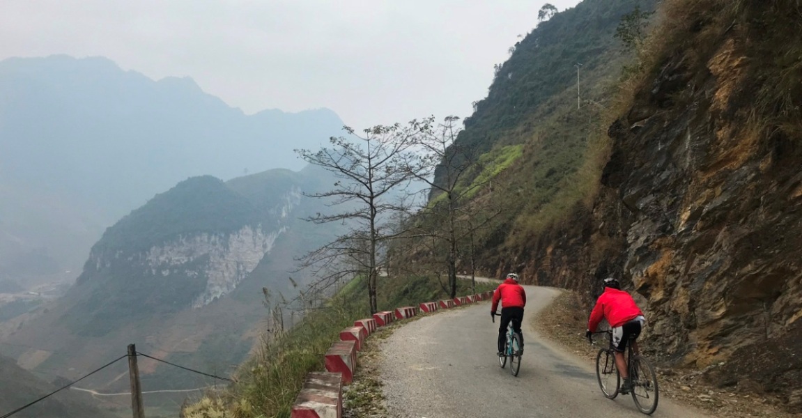 Cycling to Ha Giang Karst Plateau 10 days
