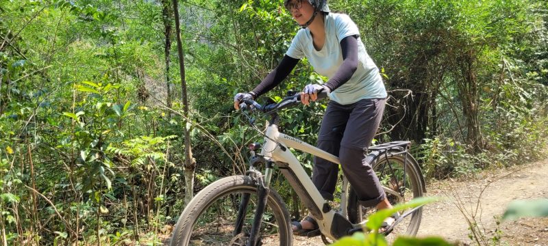 women solo cycling vietnam
